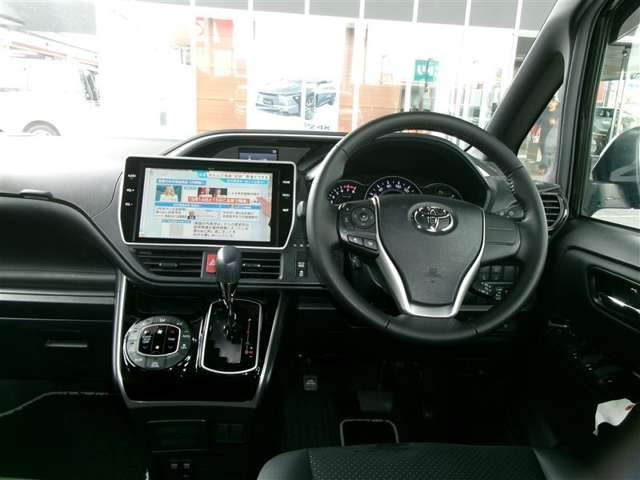 ヴォクシー2.0 ZS 煌III 4WD