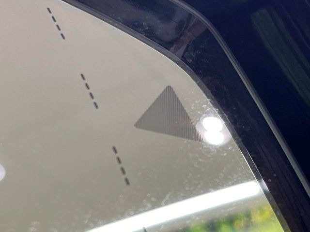 ���u���C���h�A�V�X�g�Z���T�[:���p����̎Ԃ����m���A�h���C�o�[���Ԑ��ύX���s���ۂɁA�x�����Ƌ��ɒ��ӂ𑣂��Ă������S�x���@�\�ł�!