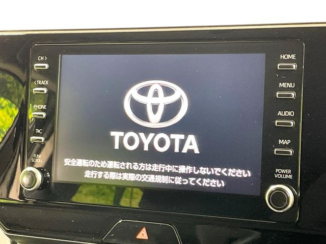 �y8�C���` �f�B�X�v���C�I�[�f�B�I�z���ʂ̃f�B�X�v���C��AppleCarPlay��AndroidAuto�����p�\�B�傫�ȉ�ʂŃX�}�z�i�r�A�v���������p���������܂���