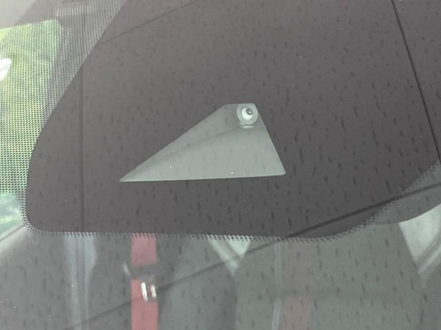 �y�C���e���W�F���g�G�}�[�W�F���V�[�u���[�L�z�t�����g�J�����őO���̎ԗ�����s�҂����m�B�Փ˂������Ȏ��͏Փ˔�Q�y���u���[�L���쓮�A�Փˉ�����T�|�[�g�B�����S�Ƀh���C�u�����y���݂��������܂��B