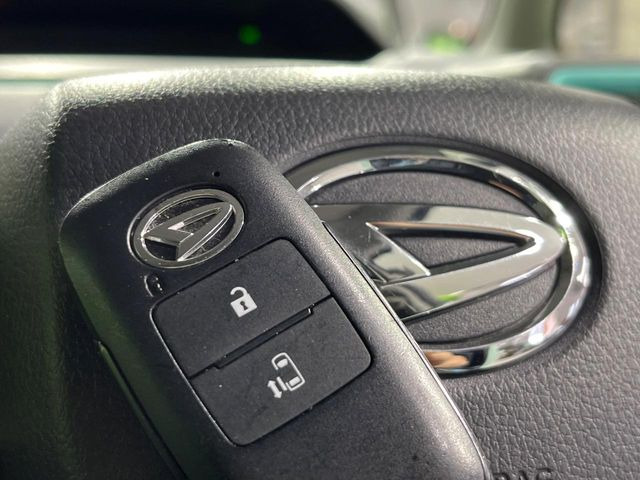 �y�L�[�t���[�V�X�e���z�J�o����|�P�b�g�ɓ��ꂽ�܂܂ł��h�A�̎{���E�������\�ȃX�}�[�g�L�[�𑕔��B�G���W���̃I���E�I�t�����J�M�����o���K�v����������Ƃ��Ă��֗��ł���