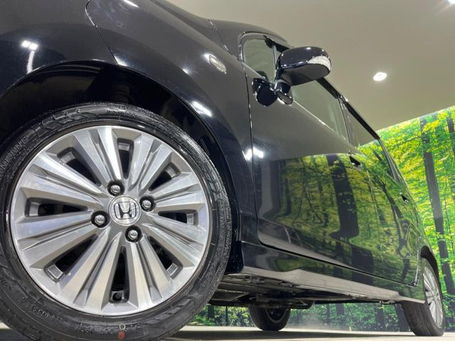 �y����14�C���`�A���~�z�C�[���z�O�ςɃ}�b�`���������A���~�z�C�[���𑕒����Ă���܂��B�e��ЊO�A���~�z�C�[����A�X�^�b�h���X�^�C�����戵�����Ă���܂��B���񂲑��k����������