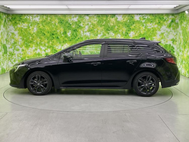 カローラツーリング1.8 ハイブリッド W×B