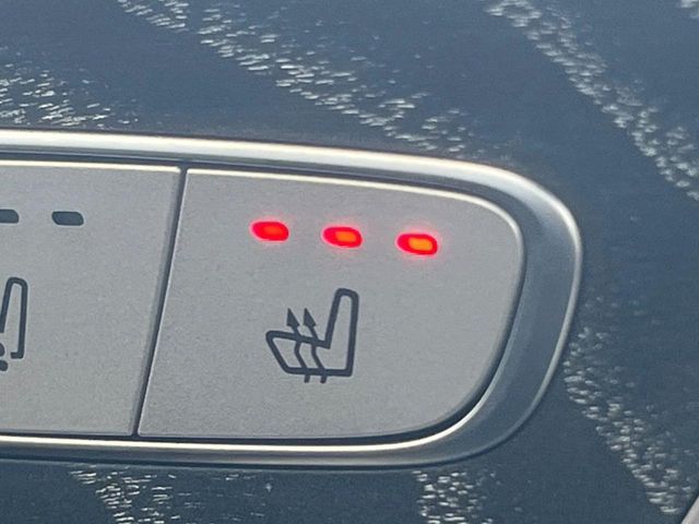 ���S�ȃV�[�g�q�[�^�[:���������ӂ�郌�U�[�V�[�g�ɁA�O�ȁE��ȂɃV�[�g�q�[�^�[�𓋍ڂ��Ă���܂��B