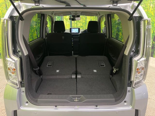 ���i�̂���������ʋ΁A���}���ɏ\���ȉ׎��X�y�[�X���m�ۂ��Ă���܂��B�Z�J���h�V�[�g��|���ƁA�傫�ȉו��̐ύڂ��\�ł���