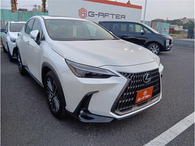 NX（レクサス）350h バージョンL 4WD　禁煙車 ワンオーナー ムーンルーフ 中古車画像
