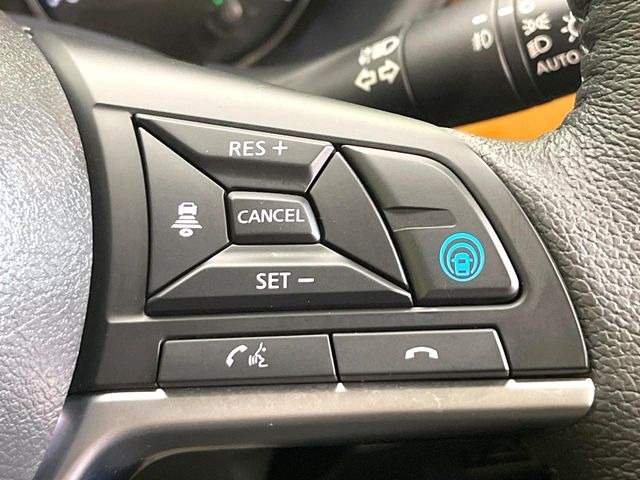 【プロパイロット】高速道路での長距離走行が楽に!!渋滞時と巡回走行のシーンで、アクセル・ブレーキ・ステアリングを自動で制御し、長距離運転の負担を軽減してくれます♪