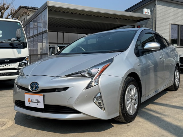 プリウス1.8 S セーフティ プラス E-Four 4WD