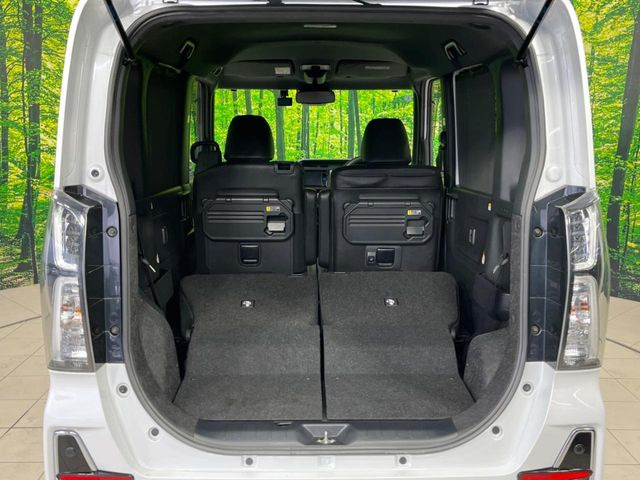 ���i�̂���������ʋ΁A���}���ɏ\���ȉ׎��X�y�[�X���m�ۂ��Ă���܂��B�Z�J���h�V�[�g��|���ƁA�傫�ȉו��̐ύڂ��\�ł���