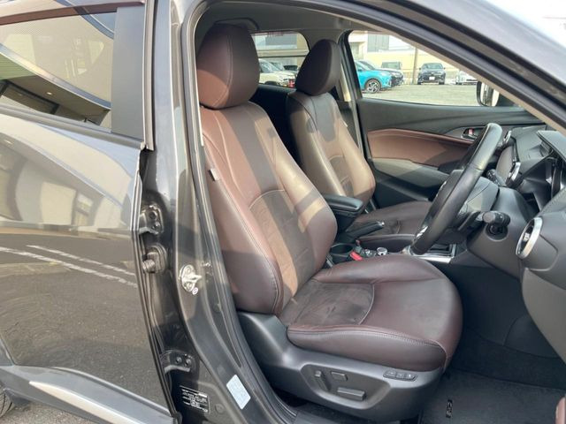 �y�n�[�t���U�[�V�[�g�z�������ƍ���S�n�𗼗������l�C�̃V�[�g���w�ʁE���ʂ̃t�@�u���b�N�f�ނ́A�ʋC���̗ǂ��⊊��ɂ����ɗD��Ă��܂��B�C���╞���ɍ��E���ꂸ���K�ɂ���肢�������܂��B