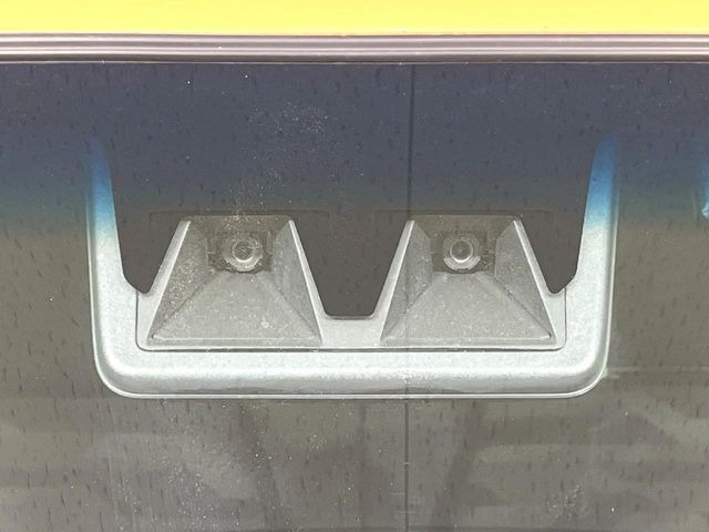 【スマートアシスト】走行中に前方の車両等を認識し、衝突しそうな時は警報とブレーキで衝突回避と被害軽減をアシスト。より安全にドライブをお楽しみいただけます。