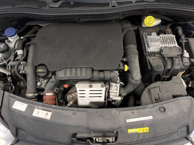 ●当店では、各メーカーの専用診断テスターを導入。国家資格を持つテクニカルスタッフも常駐しておりますので、万が一の際にも安心してご利用いただけます。