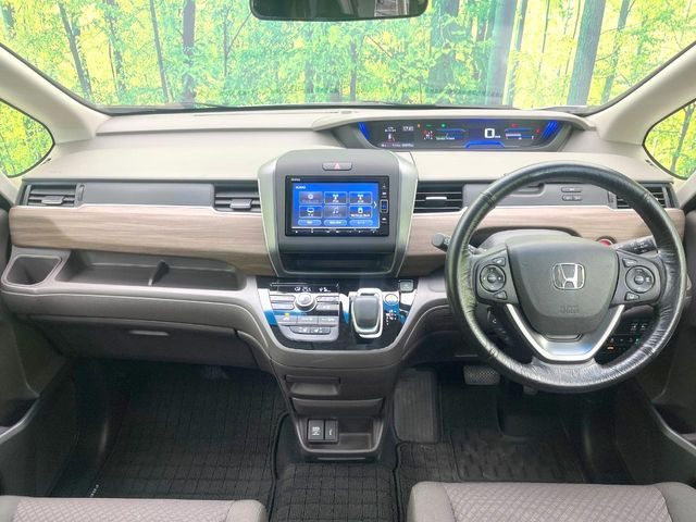 フリードハイブリッド