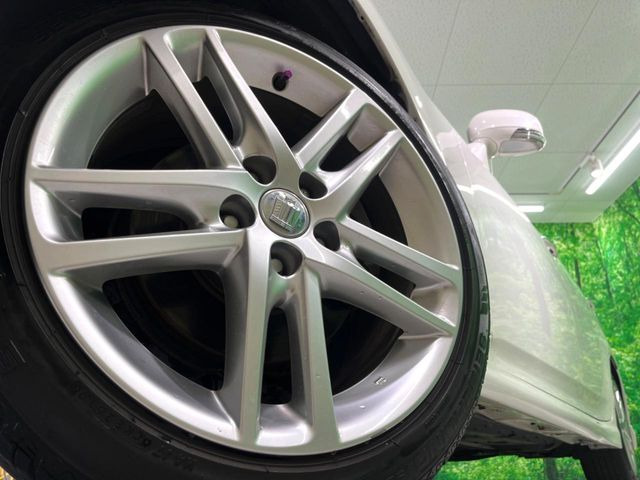 �y����18�C���`�A���~�z�C�[���z�O�ςɃ}�b�`���������A���~�z�C�[���𑕒����Ă���܂��B�e��ЊO�A���~�z�C�[����A�X�^�b�h���X�^�C�����戵�����Ă���܂��B���񂲑��k����������