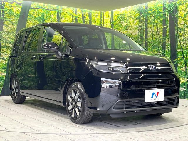 高透明度のガラス皮膜で撥水はもちろん、上質なツヤ・光沢を実現。紫外線や酸性雨から大切な愛車を保護し、色あせ・劣化を防止。「弾スプラッシュコート」、「弾プリミッサコート」からお選びいただけます。