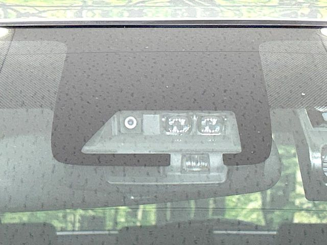 �y�g���^�Z�[�t�e�B�Z���X�z���s���ɑO���̎ԗ�����F�����A�Փ˂������Ȏ��͌x��ƃu���[�L�ŏՓˉ���Ɣ�Q�y�����A�V�X�g�B�����S�Ƀh���C�u�����y���݂��������܂��B