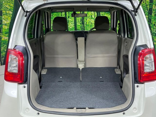 ���i�̂���������ʋ΁A���}���ɏ\���ȉ׎��X�y�[�X���m�ۂ��Ă���܂��B�Z�J���h�V�[�g��|���ƁA�傫�ȉו��̐ύڂ��\�ł���