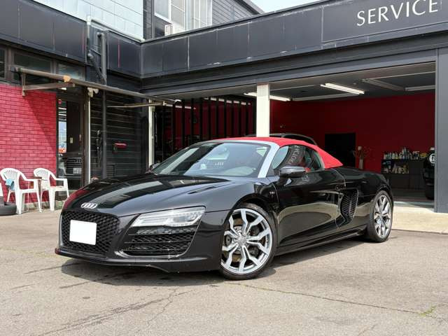 R8スパイダー5.2 FSI クワトロ 4WD