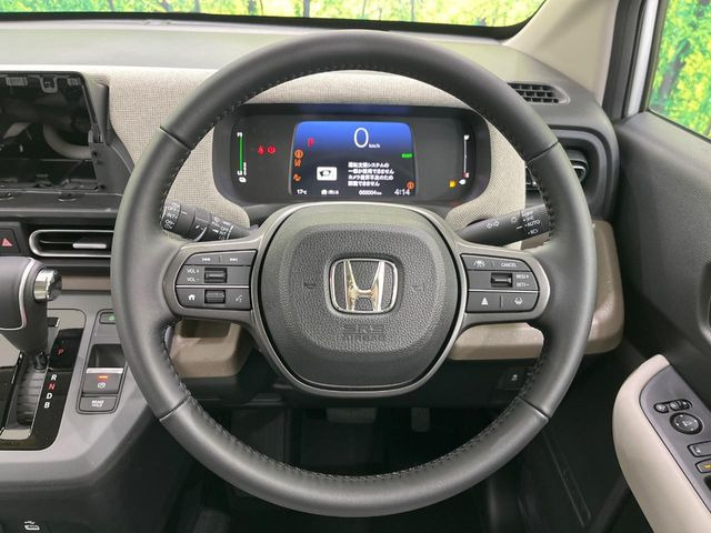 �y�����v�����X�e�A�����O�z�㎿�Ȋv���g�p���邱�ƂŁA��ɂ����������݂ƂĂ��^�]���₷���n���h���ł���