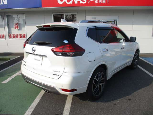 エクストレイル2.0 AUTECH iパッケージ ハイブリッド 4WD