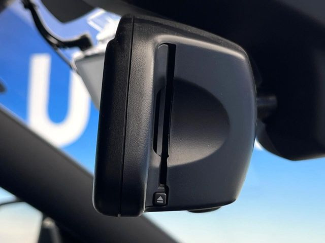 ●ETC車載器内蔵ルームミラー:お引き渡し時には再セットアップを実施後、お渡しいたします。マイレージ登録に関してもお気軽に担当営業までお尋ねください。