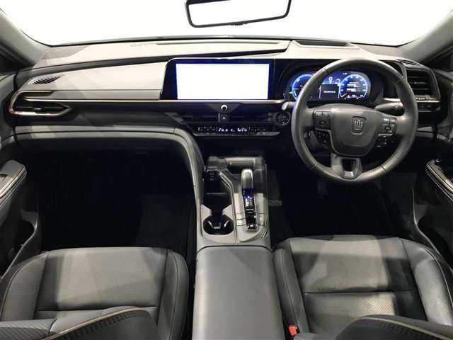 クラウンクロスオーバー2.5 G アドバンスト レザー パッケージ E-Four 4WD