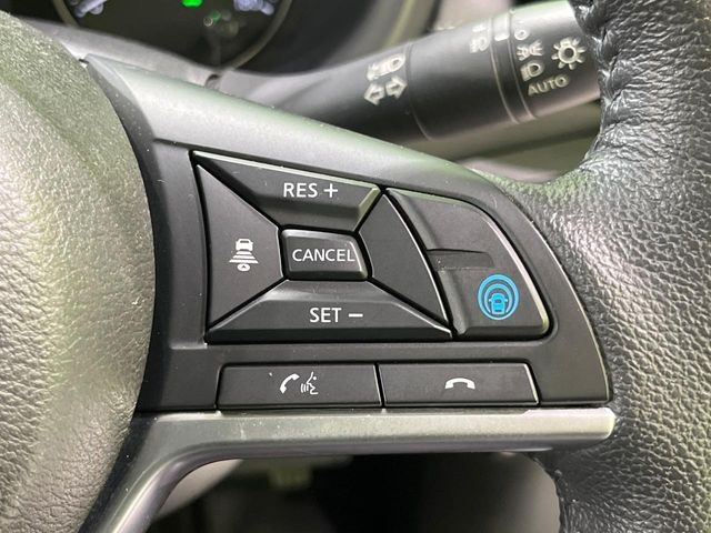 【プロパイロット】高速道路での長距離走行が楽に!!渋滞時と巡回走行のシーンで、アクセル・ブレーキ・ステアリングを自動で制御し、長距離運転の負担を軽減してくれます♪