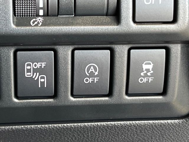 �y�A�C�h�����O�X�g�b�v�z�ԐM����a�؂Œ�Ԃ����ۂɃG���W�����~���A���ʂȔR���̏����}���܂��B�R��������ی�ɂȂ���@�\��G���W���̓u���[�L�𗣂��΍Ďn�����܂��B