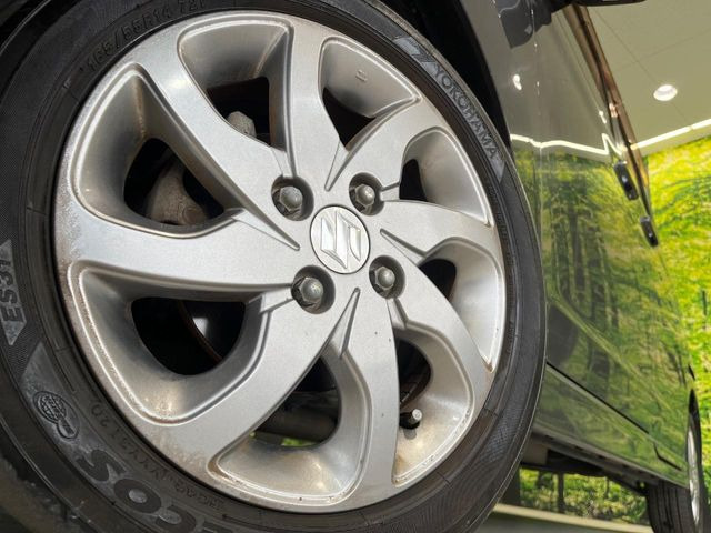 �y����14�C���`�A���~�z�C�[���z�O�ςɃ}�b�`���������A���~�z�C�[���𑕒����Ă���܂��B�e��ЊO�A���~�z�C�[����A�X�^�b�h���X�^�C�����戵�����Ă���܂��B���񂲑��k����������