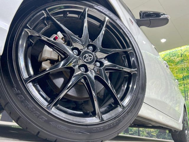 �y����17�C���`�A���~�z�C�[���z�O�ςɃ}�b�`���������A���~�z�C�[���𑕒����Ă���܂��B�e��ЊO�A���~�z�C�[����A�X�^�b�h���X�^�C�����戵�����Ă���܂��B���񂲑��k����������