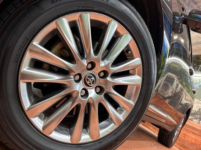 �y����18�C���`�A���~�z�C�[���z�O�ςɃ}�b�`���������A���~�z�C�[���𑕒����Ă���܂��B�e��ЊO�A���~�z�C�[����A�X�^�b�h���X�^�C�����戵�����Ă���܂��B���񂲑��k����������