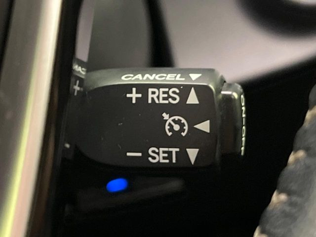 �y�N���[�Y�R���g���[���z�������H�����N���N���s�B�A�N�Z���𗣂��Ă���葬�x�ő��s���ł��A�������^�]���̕��S���y��!�����E�������ȒP�ȃX�C�b�`����Œ����ł��܂��B