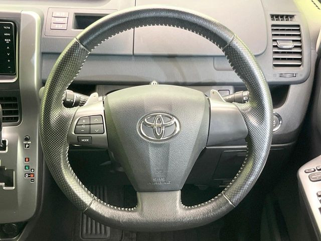 �y�����v�����X�e�A�����O�z�㎿�Ȋv���g�p���邱�ƂŁA��ɂ����������݂ƂĂ��^�]���₷���n���h���ł���