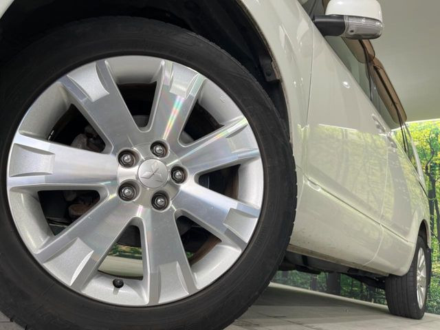 �y�����C���`�A���~�z�C�[���z�O�ςɃ}�b�`���������A���~�z�C�[���𑕒����Ă���܂��B�e��ЊO�A���~�z�C�[����A�X�^�b�h���X�^�C�����戵�����Ă���܂��B���񂲑��k����������