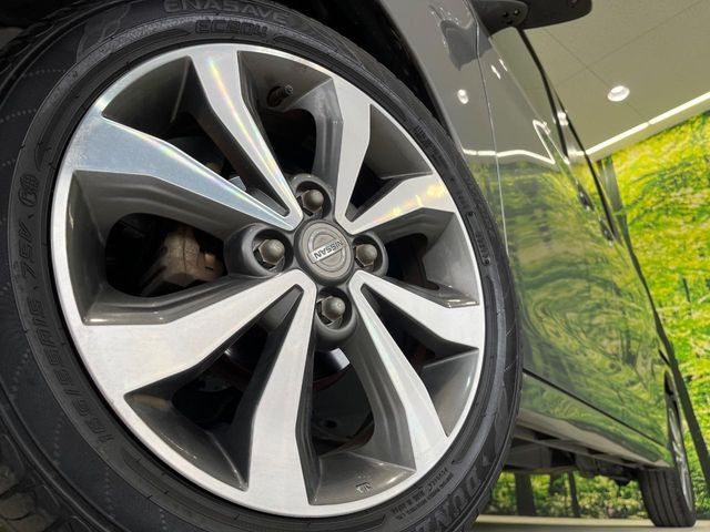 �y����15�C���`�A���~�z�C�[���z�O�ςɃ}�b�`���������A���~�z�C�[���𑕒����Ă���܂��B�e��ЊO�A���~�z�C�[����A�X�^�b�h���X�^�C�����戵�����Ă���܂��B���񂲑��k����������