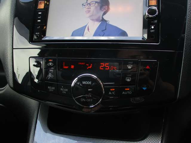 ����SD�i�r�E�t���Z�O�EB�J�����E�ЊO�t���b�v�_�E���EBluetooth�EETC�E�����d���X���C�h�E����16AW�E�v����H�E�N���[�Y�R���g���[���E�v�b�V���X�^�[�g�E�X�}�[�g�L�[�E���s63,884km�E1�I�[�i�[��