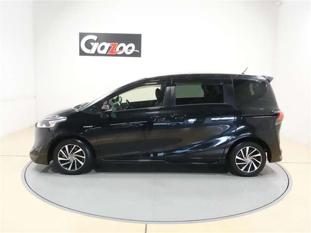 シエンタハイブリッド 1.5 G クエロ