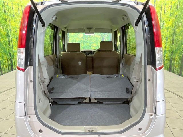 ���i�̂���������ʋ΁A���}���ɏ\���ȉ׎��X�y�[�X���m�ۂ��Ă���܂��B�Z�J���h�V�[�g��|���ƁA�傫�ȉו��̐ύڂ��\�ł���