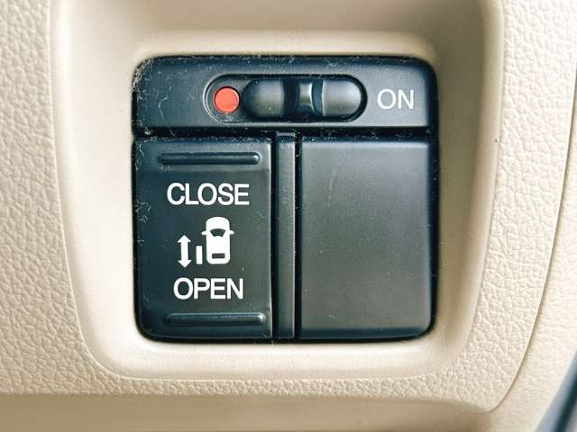 �y�d���X���C�h�h�A�z�h�A�̊J�������^�b�`�ōs�����Ƃ��ł��܂����֗��ȋ@�\�̈�ł��ˁ�