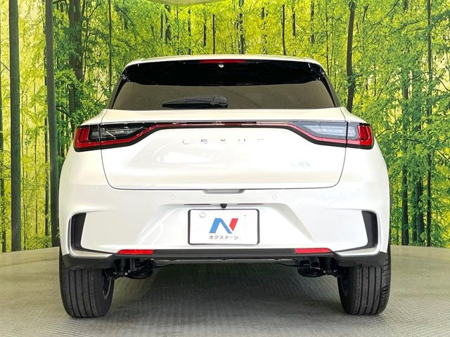 安心の最長10年・走行無制限保証(有償)をご用意。保証内容も充実はもちろん、無料点検&オイル交換や、年中無休の全国・24時間ロードサービスも付帯されておりますのでご安心下さい。