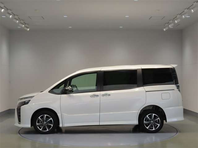 ヴォクシー2.0 ZS 煌II 4WD