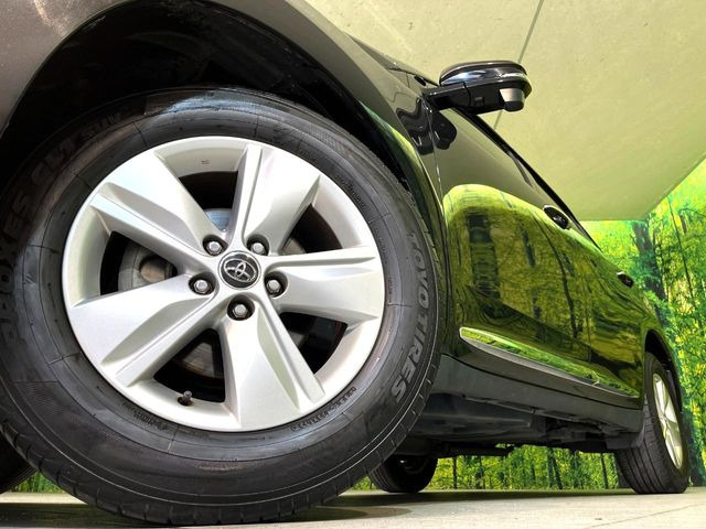 �y����17�C���`�A���~�z�C�[���z�O�ςɃ}�b�`���������A���~�z�C�[���𑕒����Ă���܂��B�e��ЊO�A���~�z�C�[����A�X�^�b�h���X�^�C�����戵�����Ă���܂��B���񂲑��k����������