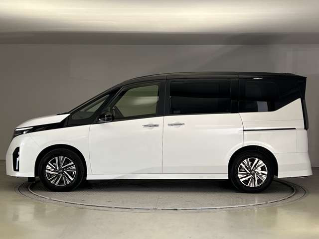 セレナ1.4 e-POWER ハイウェイスターV