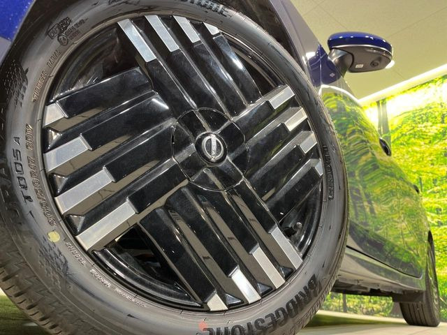 �y�����A���~�z�C�[���z�O�ςɃ}�b�`���������A���~�z�C�[���𑕒����Ă���܂��B�e��ЊO�A���~�z�C�[����A�X�^�b�h���X�^�C�����戵�����Ă���܂��B���񂲑��k����������