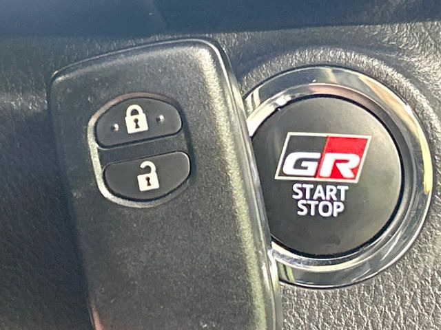 �y�X�}�[�g�L�[�z�J�o����|�P�b�g�ɓ��ꂽ�܂܂ł��h�A�̎{���E�������\�ȃX�}�[�g�L�[�𑕔��B�G���W���̃I���E�I�t�����J�M�����o���K�v����������Ƃ��Ă��֗��ł���