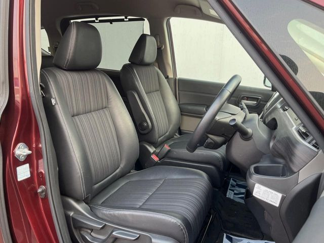 �y�n�[�t���U�[�V�[�g�z�������ƍ���S�n�𗼗������l�C�̃V�[�g���w�ʁE���ʂ̃t�@�u���b�N�f�ނ́A�ʋC���̗ǂ��⊊��ɂ����ɗD��Ă��܂��B�C���╞���ɍ��E���ꂸ���K�ɂ���肢�������܂��B