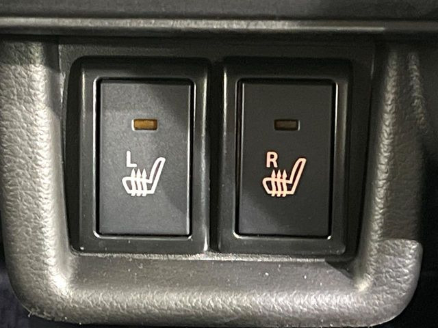 【シートヒーター】寒い日に重宝するシートヒーター!エアコンより早く温まってくれるので寒がりの人も安心ですね♪エアコンの温風は乾燥するから苦手、という方にもをおすすめです。