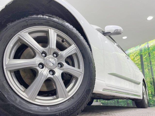 �y16�C���`�A���~�z�C�[���z�O�ςɃ}�b�`�����A���~�z�C�[���𑕒����Ă���܂��B�e��A���~�z�C�[����A�X�^�b�h���X�^�C�����戵�����Ă���܂��B���񂲑��k����������