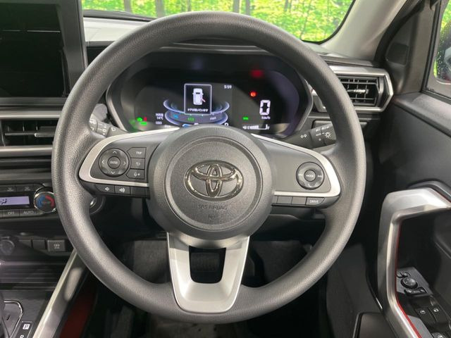 【ステアリングスイッチ】運転中、前方から目線をそらすことなく、オーディオ等の操作が可能な便利機能!安心&快適なドライブを演出してくれます♪