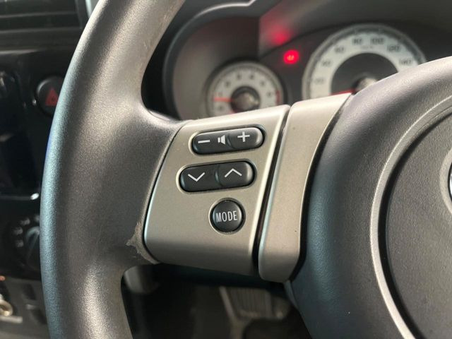 �y�X�e�A�����O�X�C�b�`�z�^�]���A�O������ڐ������炷���ƂȂ��A�I�[�f�B�I���̑��삪�\�ȕ֗��@�\!���S&���K�ȃh���C�u�����o���Ă���܂���